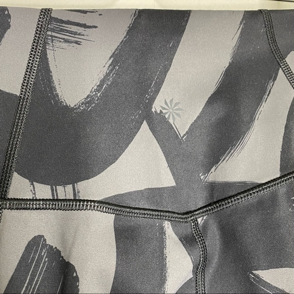 Athleta Tenacity 7/8 tight Brush Strokes - Picture 7 of 9